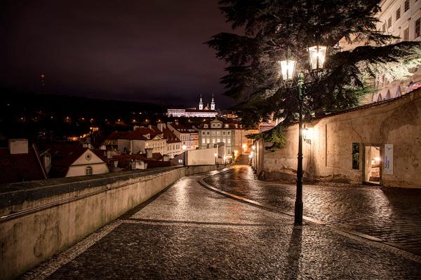 Praha - Ke Hradu by M. Nahodil (119_1_015)